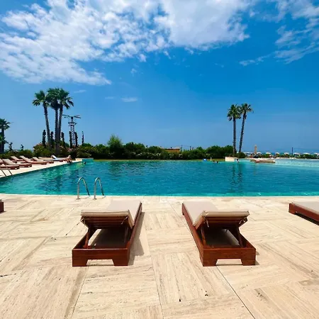 公寓 Seaview With Pool And Garden Tale